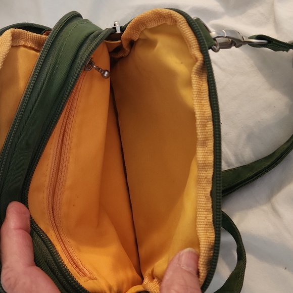 Baggallini triple zip - Picture 4 of 4